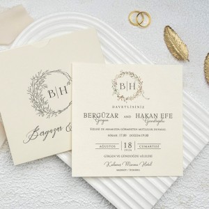 Krem Zarfı Yaldız Süslemeli Davetiye