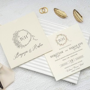 Krem Zarfı Yaldız Süslemeli Davetiye