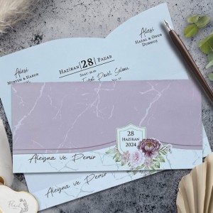 Dışı Lila Çiçekli Davetiye