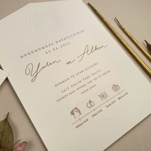 Katlamalı Krem Sade Davetiye