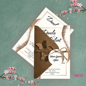 Kelebekli Üçgen Kesim Kraft Zarflı Düğün Davetiyesi