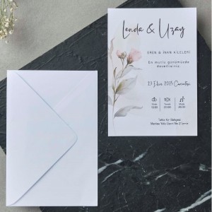 Çiçekli Sade Beyaz Zarflı Uygun Davetiye