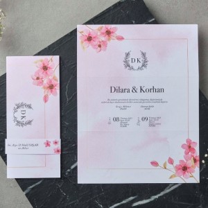 Üçe Katlamalı Çiçekli Kuşaklı Davetiye