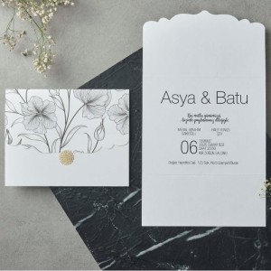 Çizgisel Çiçek Tasarımlı Katlamalı Davetiye