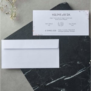 Yatay Kenarları Çiçekli Beyaz Zarflı Davetiye