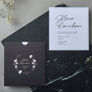 Siyah Kare Zarfa Çiçekli Yaldız Baskılı Davetiye