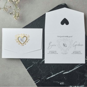 Kalp Şeklinde Pencereli Katlamalı Davetiye