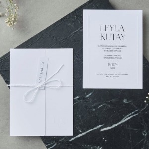 Katlamalı Sade Zarfa Kabartma Baskılı Davetiye