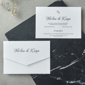 Beyaz Zarfa İsim Baskılı Sade Davetiye