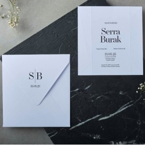 Kare Zarfı İsim Baskılı Sade Davetiye