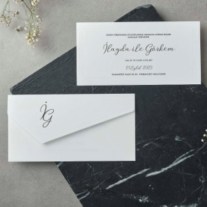 Özel Kesim Zarflı Sade Davetiye