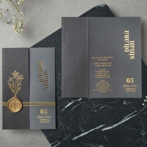 Çiçekli Mühürlü Siyah Asetat Davetiye