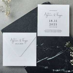 Üçgen Kapak Zarflı Kare Sade Davetiye