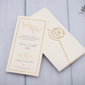 Katlamalı Krem Sade Yaldızlı Zarflı Düğün Davetiyesi