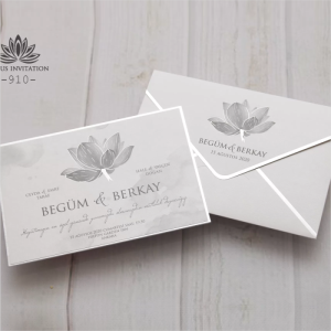 Zarfı İçi Yaprak Desenli Gümüş Yaldızlı Davetiye Modeli