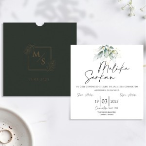 Yeşil Kare Zarflı Baş Harf Baskılı Davetiye Modeli