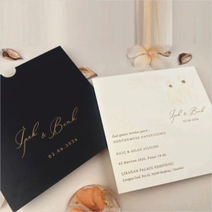 Siyah Kare Zarf Yaldız Baskılı Davetiye Modeli