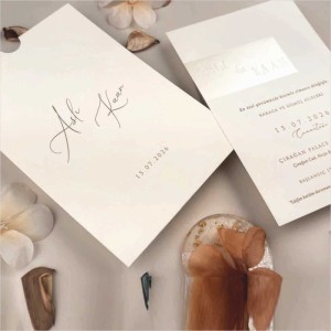 Üstten Kesik Dikdörtgen Zarflı Sade Davetiye