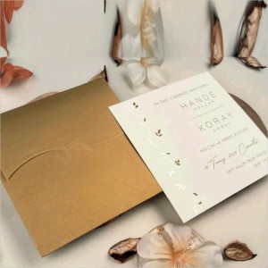 Altın Rengi Kare Zarflı Düğün Davetiyesi