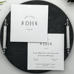 Kare Sade Çiçekli Düğün Davetiyesi Modeli