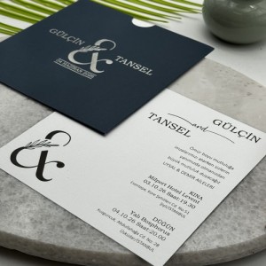 Koyu Gri Zarfa Gümüş Yaldız Baskılı Davetiye Modeli