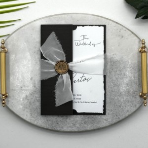 İç Kenarları Tıtıklı Kumaş Bağlamalı Mühürlü Davetiye