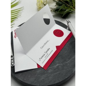 Kırmızı Beyaz Renk Karışımlı Katlamalı Davetiye Modeli