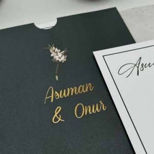 Koyu Yeşil Kare Zarfa Yaldız Baskılı Düğün Davetiyesi