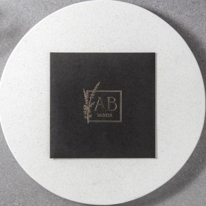 Kare Siyah Zarfa Yaldız Baskılı Zarf Modeli