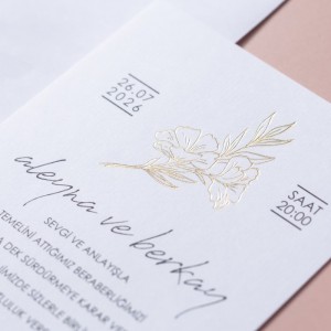 İçi Sade Çiçek Yaldızlı Tasarımlı Davetiye Tasarımı