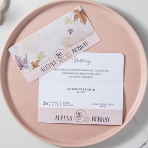 Sonbahar Temalı Yaprak Tasarımlı Katlamalı Davetiye