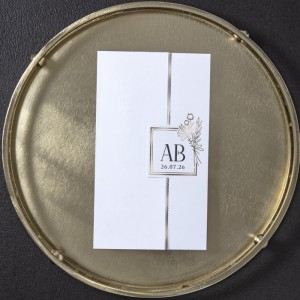 Beyaz Sade Yaldız Süslemeli Katlamalı Davetiye Tasarımı