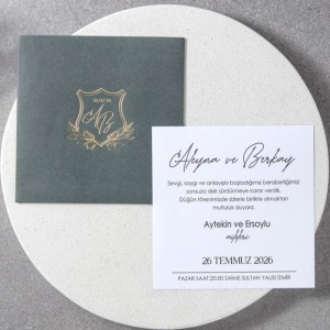 Yeşil Kare Zarfa Yaldız Baskılı İçi Sade Davetiye Tasarımı