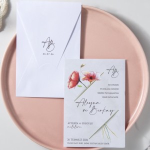 Beyaz Üçgen Kapaklı Zarflı İçi Çiçekli Davetiye