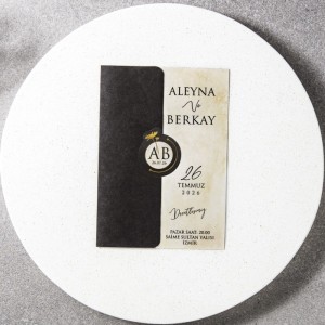 Kapağı Soldan Siyah Katlamalı Geçmeli Davetiye Modeli