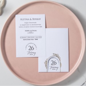 Beyaz Altı Pencere Kesimli Zarflı Sade Davetiye Modeli