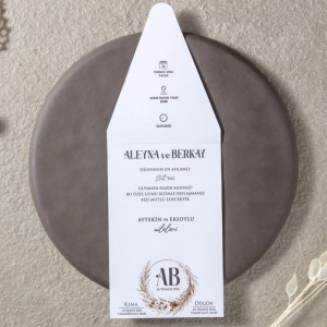 Zarfsız Üçgen Kapaklı Katlamalı Geçmeli Davetiye Tasarımı