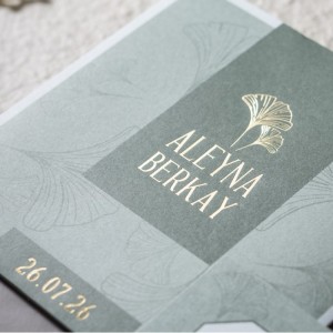 Zarfı İçi Çiçek Desenli Zarfı Yaldız Baskılı Kare Davetiye