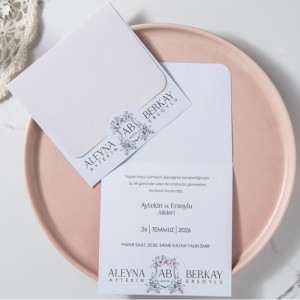 Dışı Krem Renkli Geçmeli Katlamalı Kare Davetiye