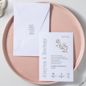 Beyaz Üçgen Kapaklı Zarflı Sade Düğün Davetiye Modeli