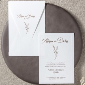 Dikdörtgen Üçgen Kapak Zarflı Yaldız Süslemeli Davetiye Modeli