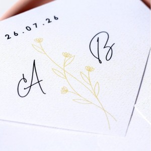 Kare Çiçekli Yaldız Süslemeli Sade Davetiye Tasarımı