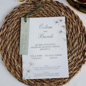 Çiçek Desenli İpli Etiketli Zarfsız Düğün Davetiyesi