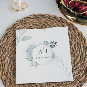 Kare Ortası Pencereli Çiçekli Düğün Davetiyesi