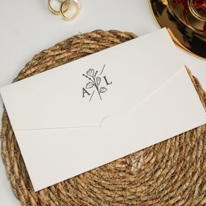 Zarfsız Katlamalı Krem Renkli Sade Davetiye