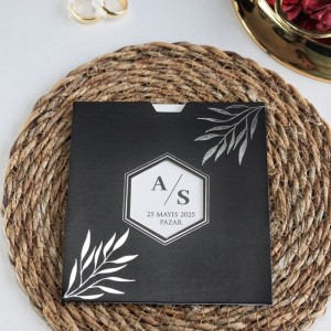 Siyah Pencereli Zarfa Yaprak Desen Baskılı Davetiye