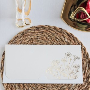 Dışı Krem Altın Yaldız Süslemeli Davetiye Modeli