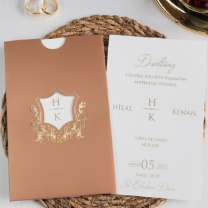 Kahverengi Zarfa Yaldız Süslemeli Pencereli Düğün Davetiyesi