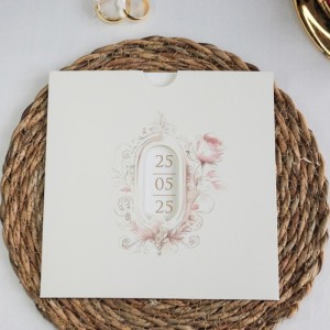 Zarfı Pencereli Çiçekli Kare Düğün Davetiyesi