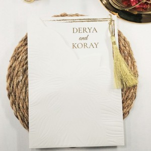Özel Kesim Dokulu Zarfı Püsküllü Düğün Davetiyesi